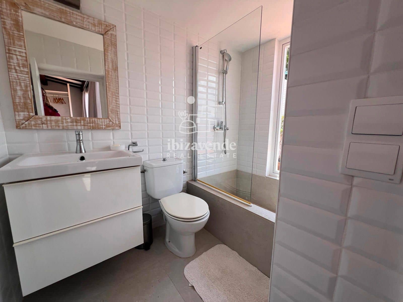 4 bedroom Villa for sale in Nuestra Senora de Jesus with pool garage - € 2,700,000 (Ref: 9860578)
