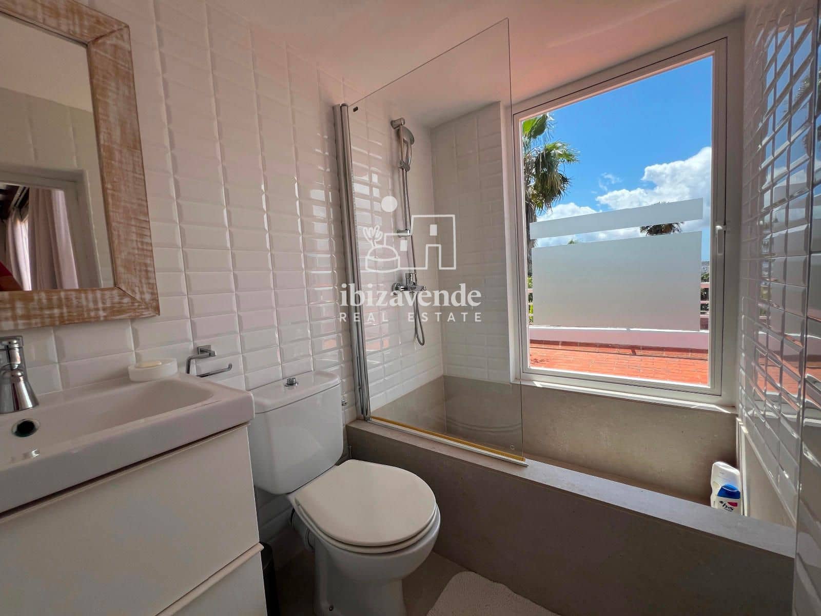 4 bedroom Villa for sale in Nuestra Senora de Jesus with pool garage - € 2,700,000 (Ref: 9860578)
