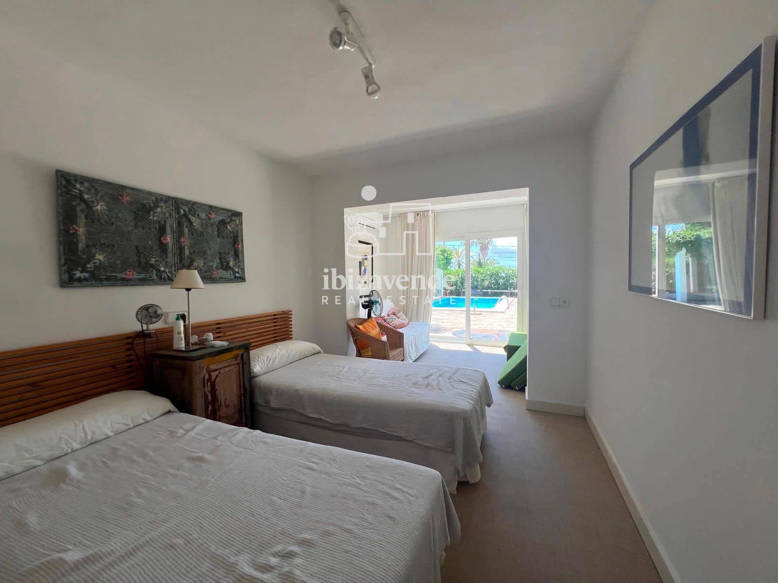 4 bedroom Villa for sale in Nuestra Senora de Jesus with pool garage - € 2,700,000 (Ref: 9860578)