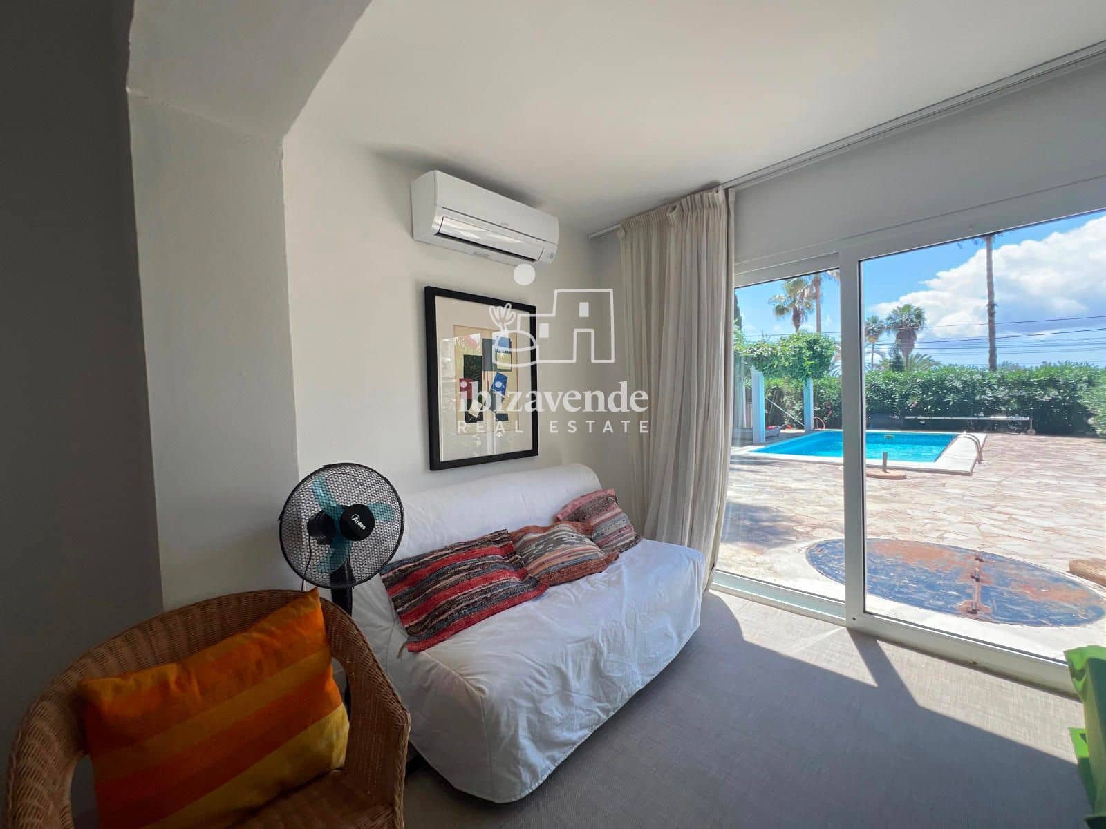 4 bedroom Villa for sale in Nuestra Senora de Jesus with pool garage - € 2,700,000 (Ref: 9860578)