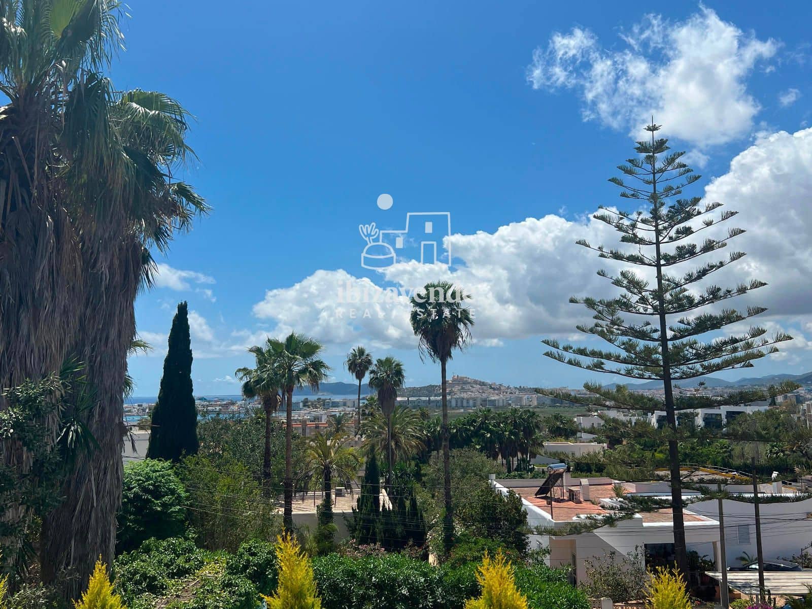 4 bedroom Villa for sale in Nuestra Senora de Jesus with pool garage - € 2,700,000 (Ref: 9860578)