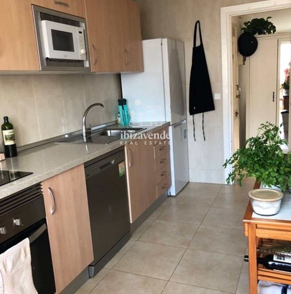 3 bedroom Flat for rent in Ibiza / Eivissa town - € 4,000 (Ref: 9872365)