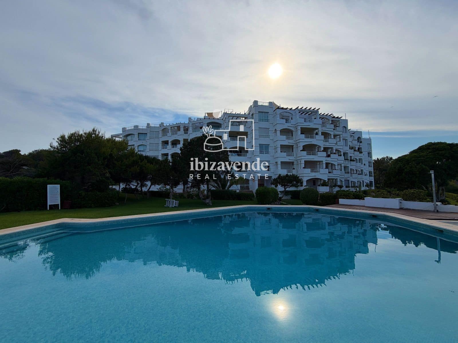 2 bedroom Flat for rent in Cala Llenya with pool garage - € 3,000 (Ref: 9877438)