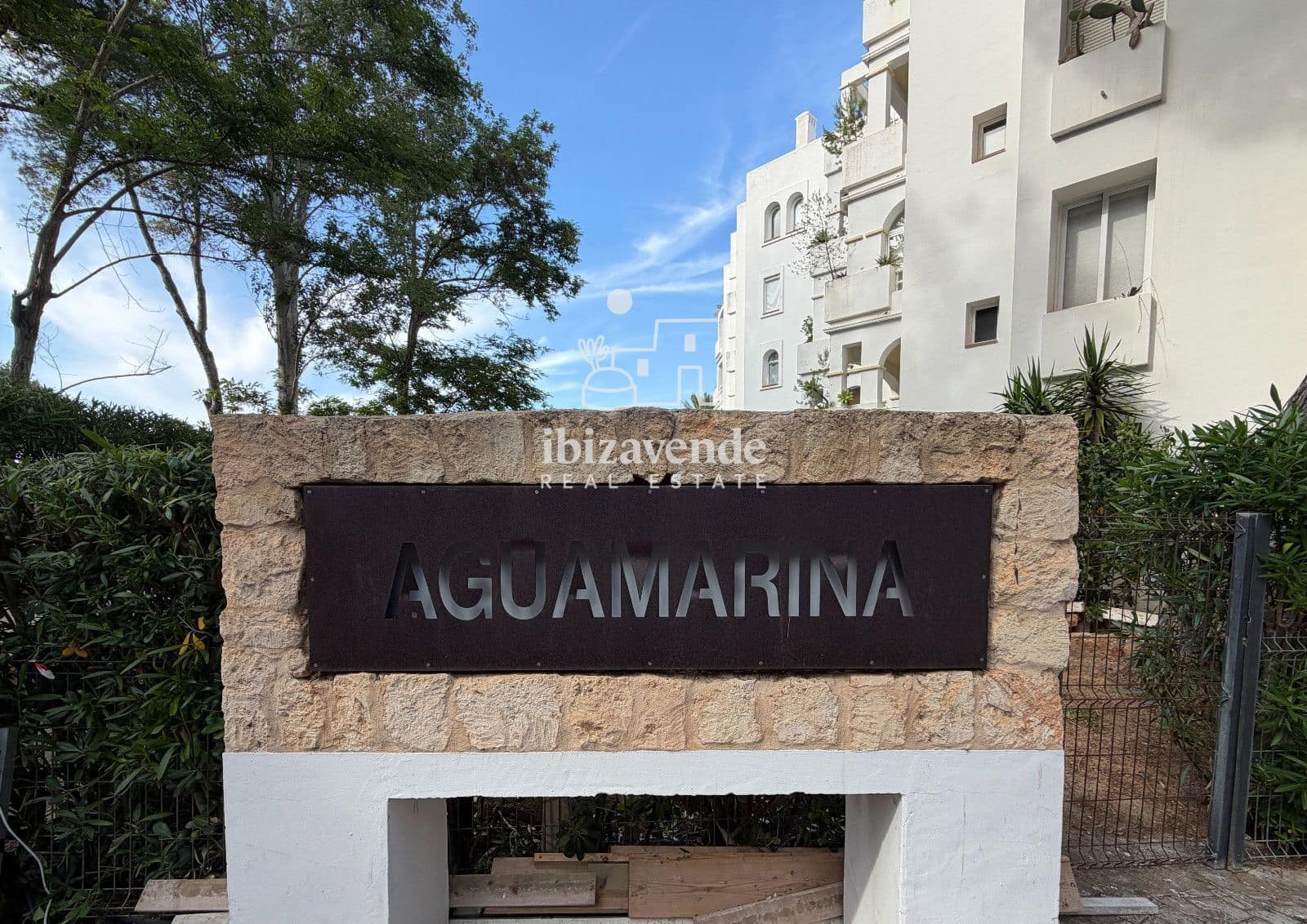 2 bedroom Flat for rent in Cala Llenya with pool garage - € 3,000 (Ref: 9877438)