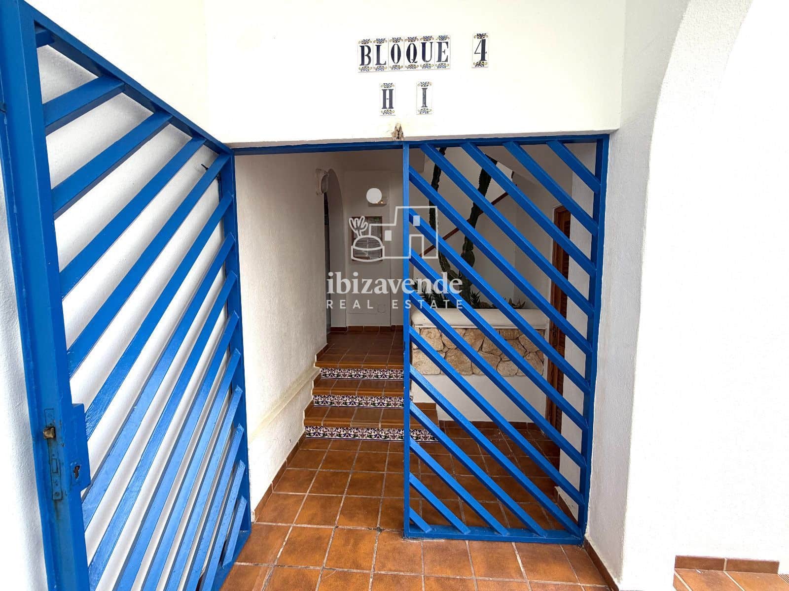 2 bedroom Flat for rent in Cala Llenya with pool garage - € 3,000 (Ref: 9877438)