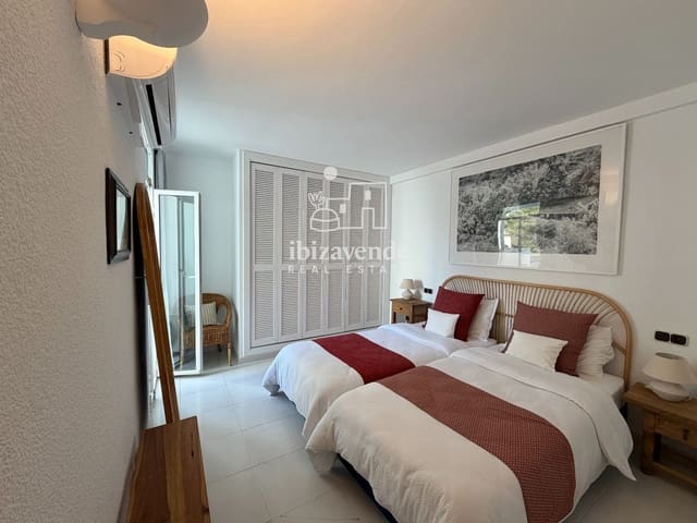 2 makuuhuone Asunto vuokrattavana paikassa Cala Llenya, Santa Eulalia / Santa Eularia mukana uima-altaan - 2 300 € (Ref: 9877438)