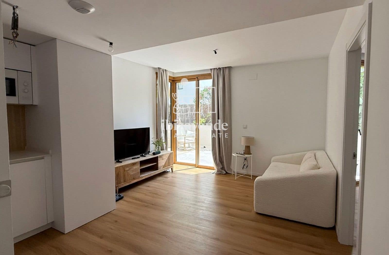 Piso de 1 habitación en Ibiza / Eivissa ciudad en venta con piscina garaje - 460.000 € (Ref: 9889427)