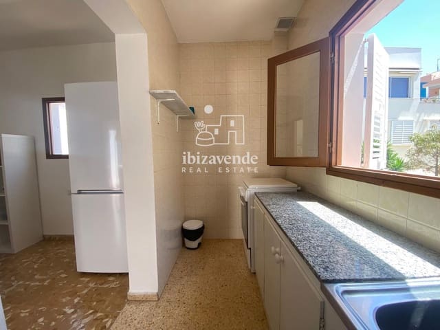 2 slaapkamer Flat te huur in Ibiza dorp - € 2.400 (Ref: 9889514)