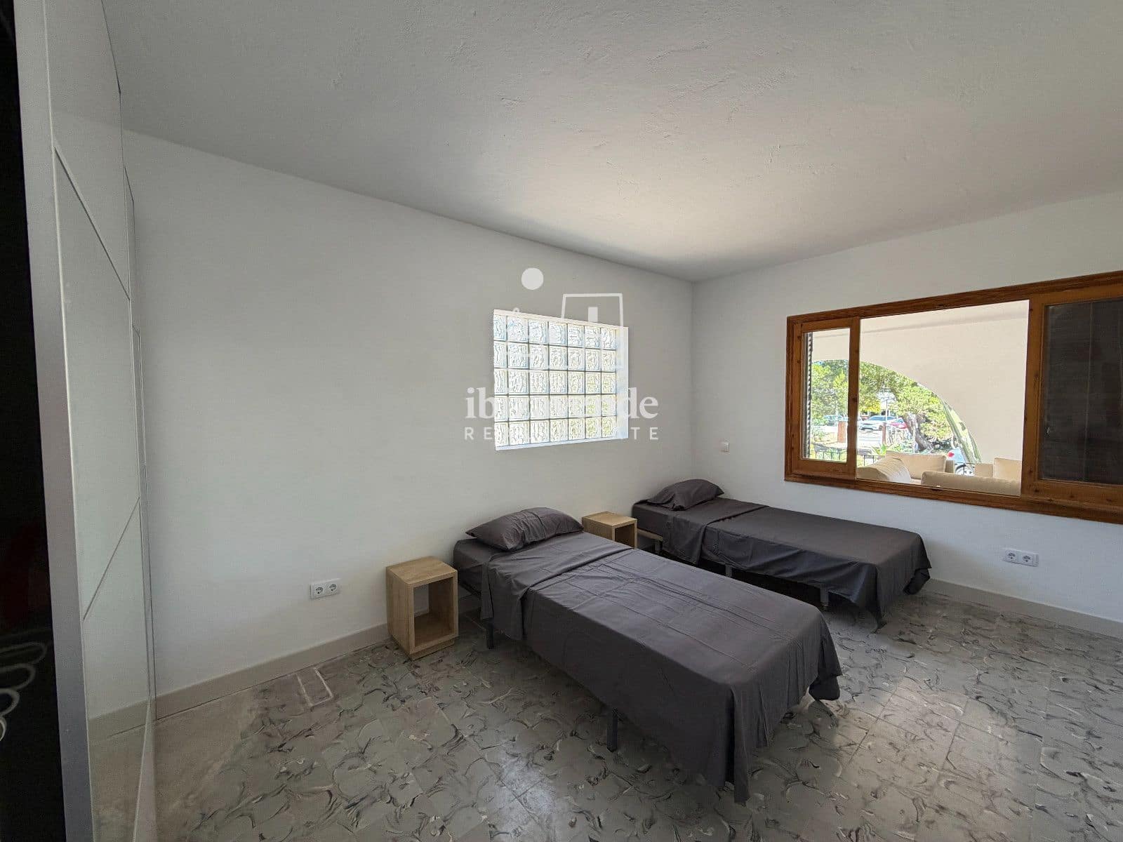 3 soveværelse Villa til leje i Sant Antoni de Portmany med garage - € 3.500 (Ref: 9890937)