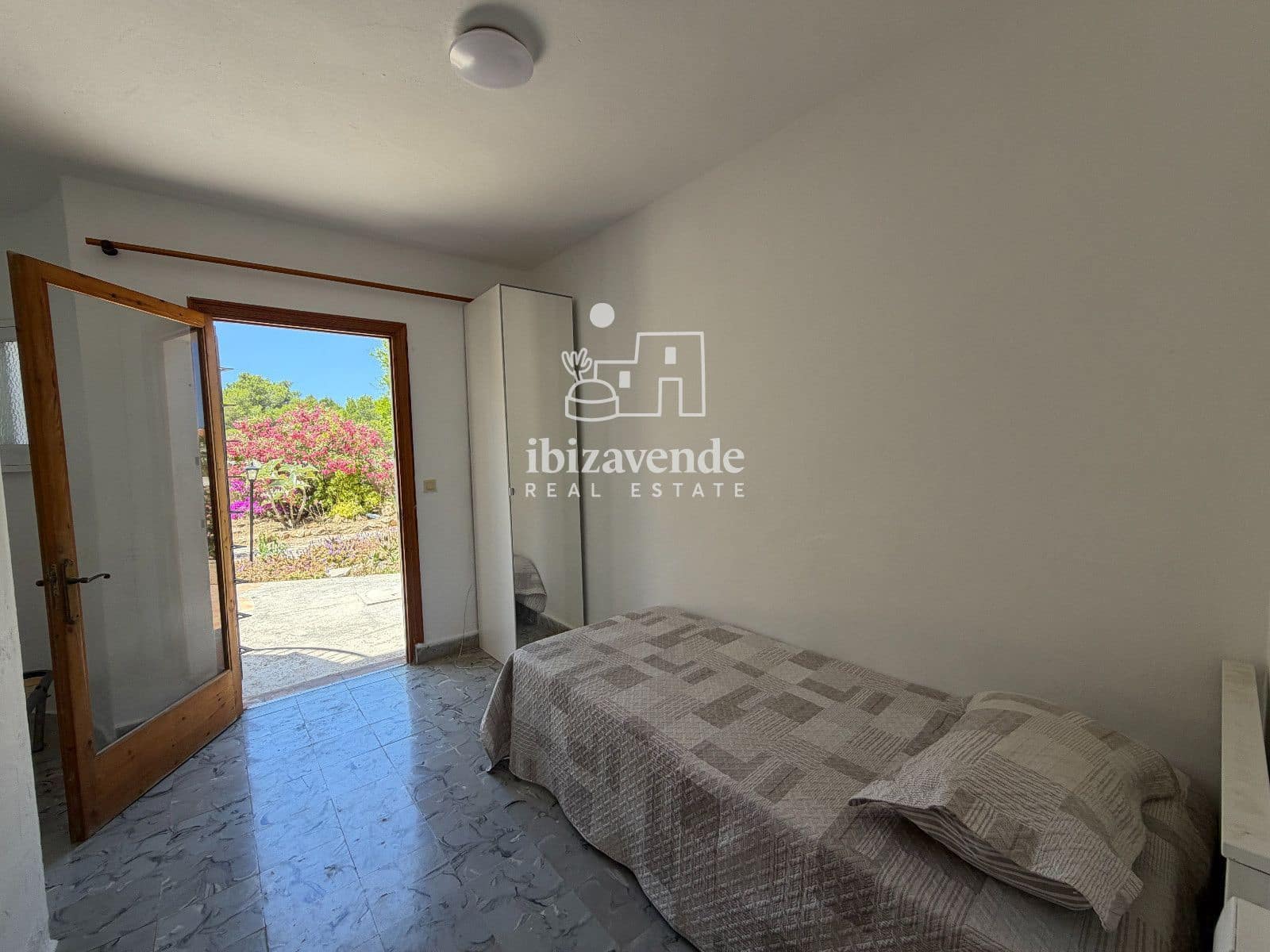 3 soveværelse Villa til leje i Sant Antoni de Portmany med garage - € 3.500 (Ref: 9890937)