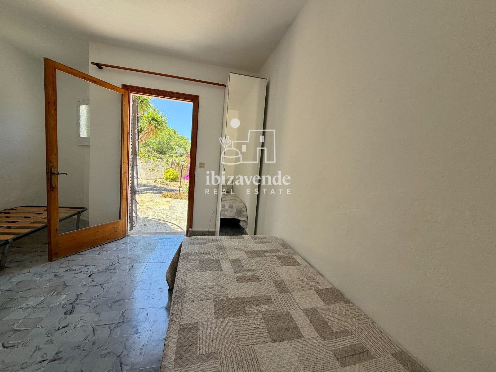 3 soveværelse Villa til leje i Sant Antoni de Portmany med garage - € 3.500 (Ref: 9890937)