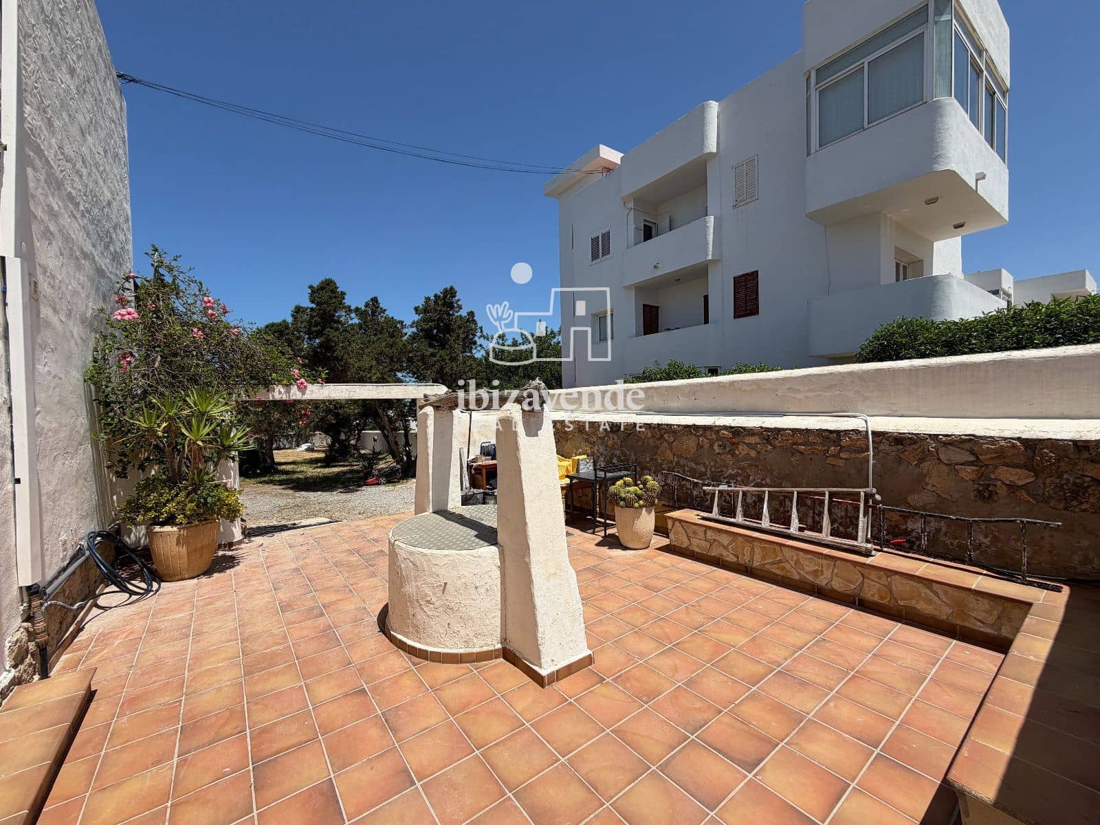 3 soveværelse Villa til leje i Sant Antoni de Portmany med garage - € 3.500 (Ref: 9890937)