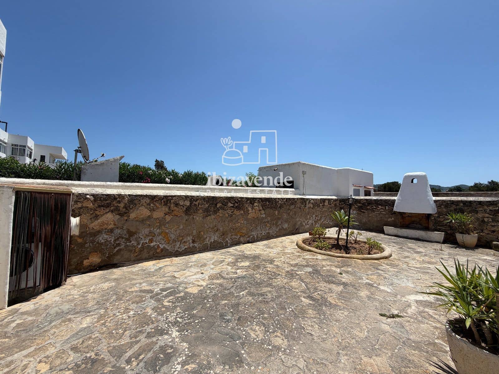3 soveværelse Villa til leje i Sant Antoni de Portmany med garage - € 3.500 (Ref: 9890937)