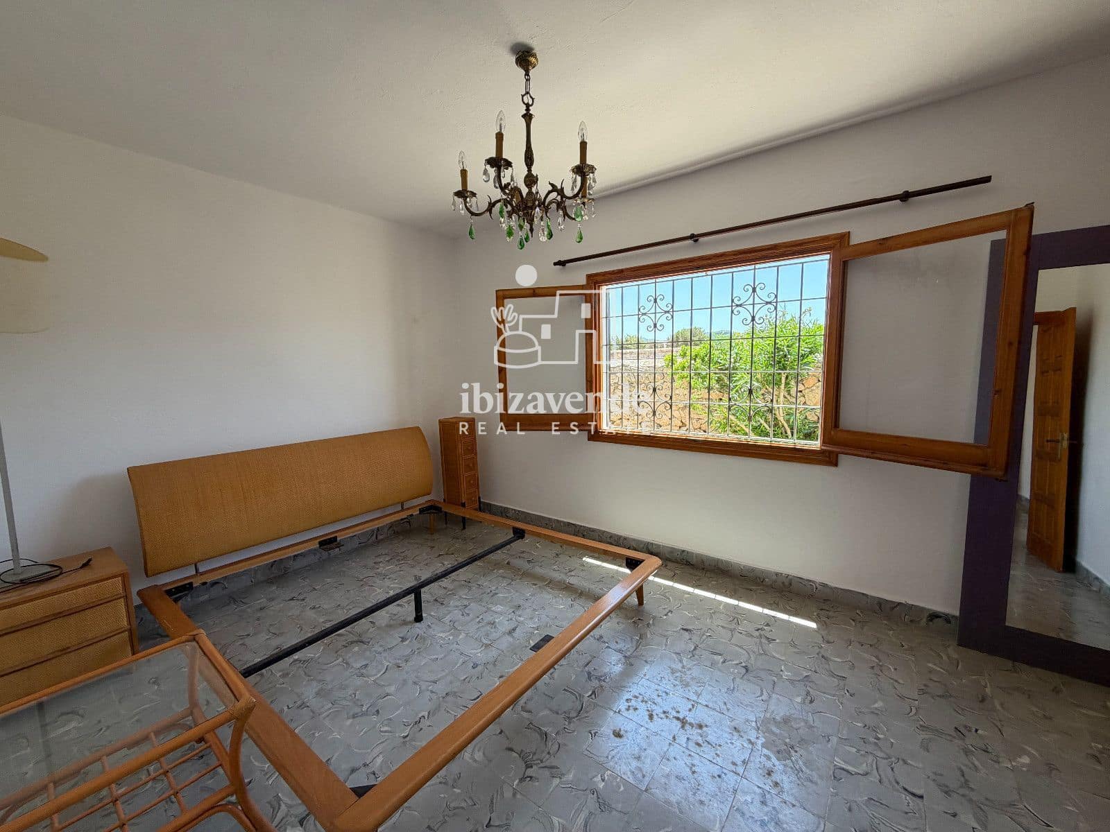 2 soveværelse Villa til leje i Cala d'en Bou med garage - € 3.500 (Ref: 9891037)