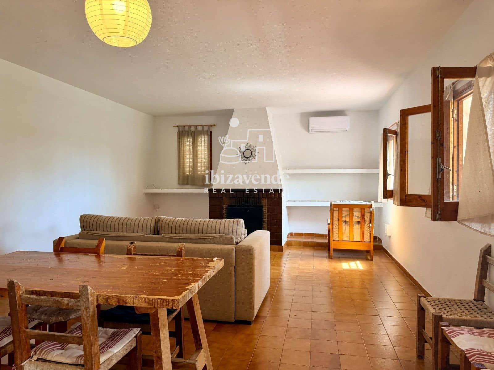 2 bedroom Villa for sale in Sant Jordi de Ses Salines - € 1,600,000 (Ref: 9895128)