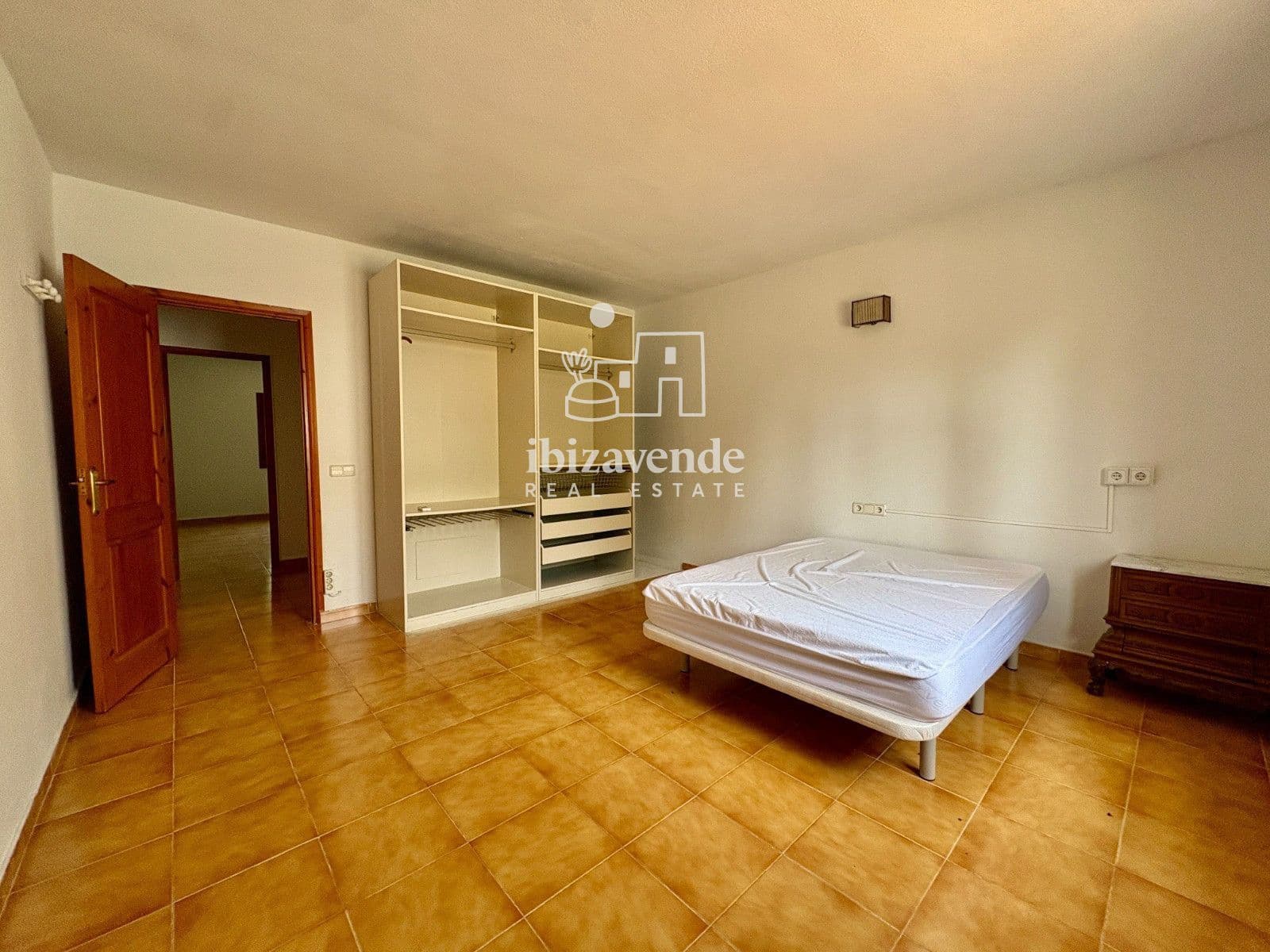 2 bedroom Villa for sale in Sant Jordi de Ses Salines - € 1,600,000 (Ref: 9895128)