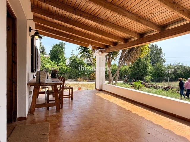 2 bedroom Villa for sale in Sant Jordi de Ses Salines, San Jose / Sant Josep de Sa Talaia - € 1,600,000 (Ref: 9895128)