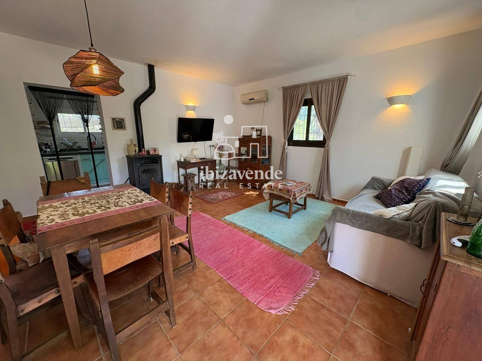 1 quarto Moradia para arrendar em Santa Eulalia / Santa Eularia com piscina garagem - 1 700 € (Ref: 9905312)