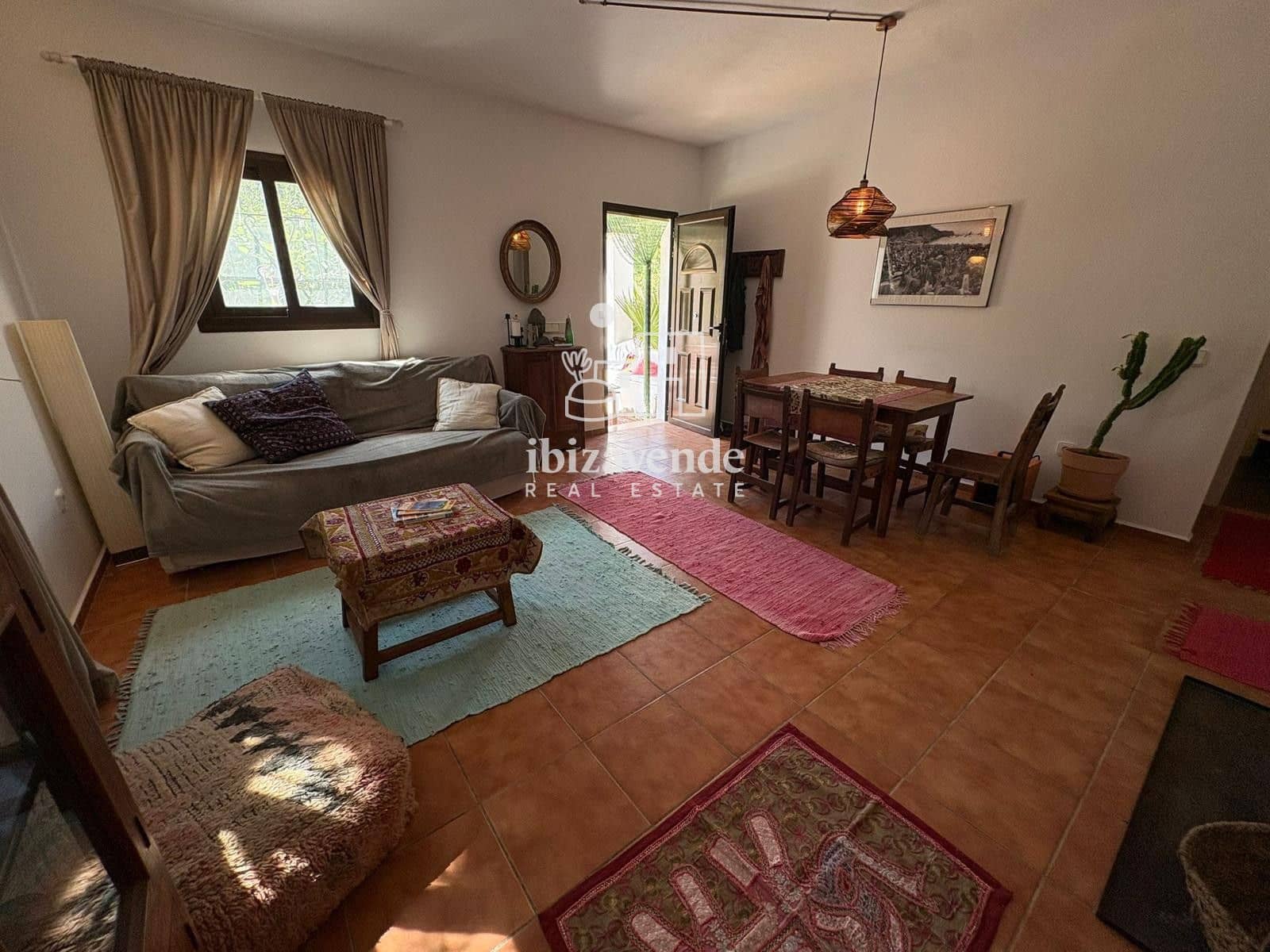 1 quarto Moradia para arrendar em Santa Eulalia / Santa Eularia com piscina garagem - 1 700 € (Ref: 9905312)