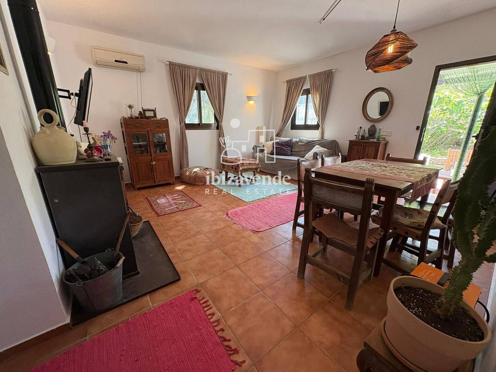 1 quarto Moradia para arrendar em Santa Eulalia / Santa Eularia com piscina garagem - 1 700 € (Ref: 9905312)
