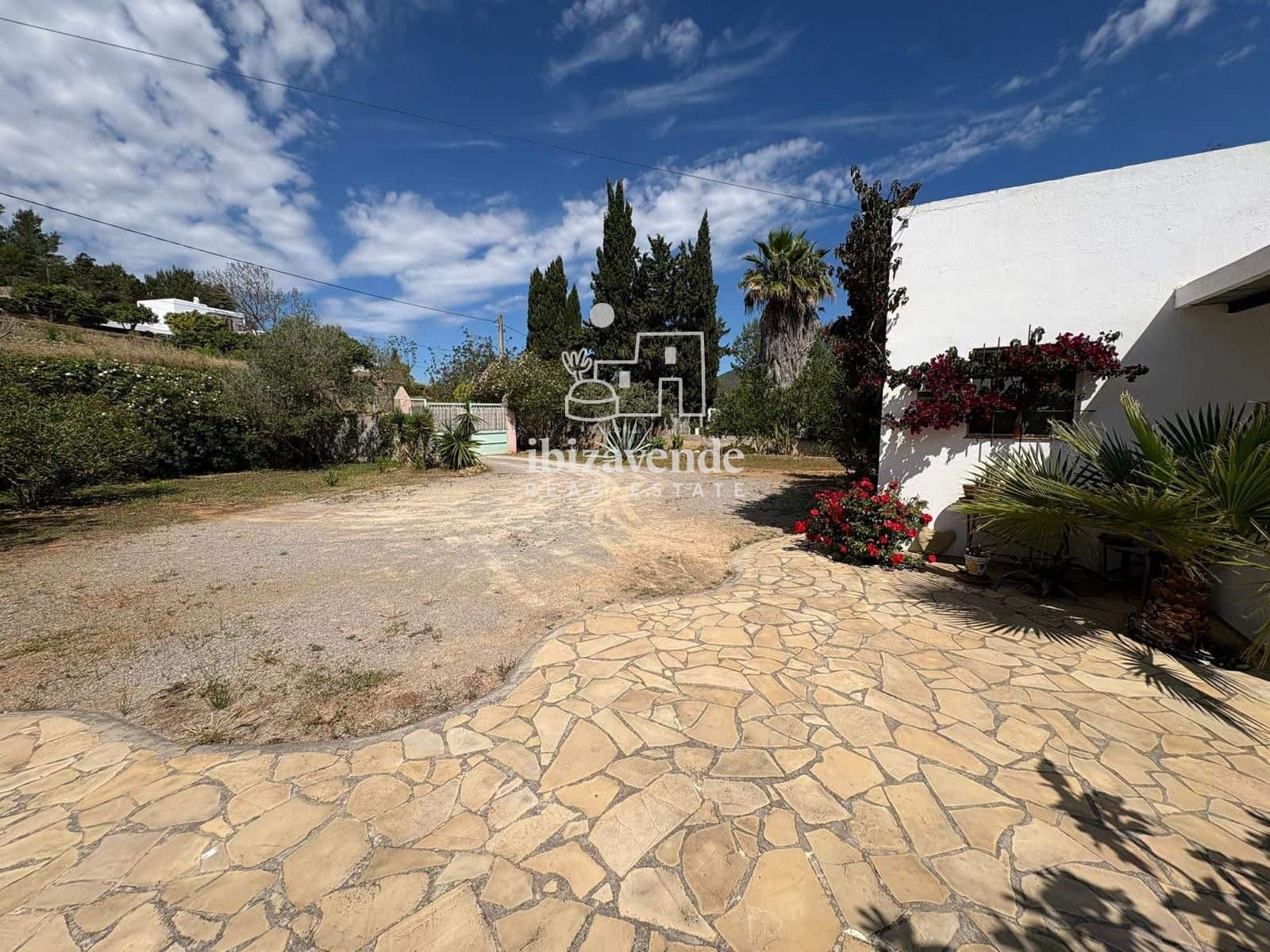1 quarto Moradia para arrendar em Santa Eulalia / Santa Eularia com piscina garagem - 1 700 € (Ref: 9905312)
