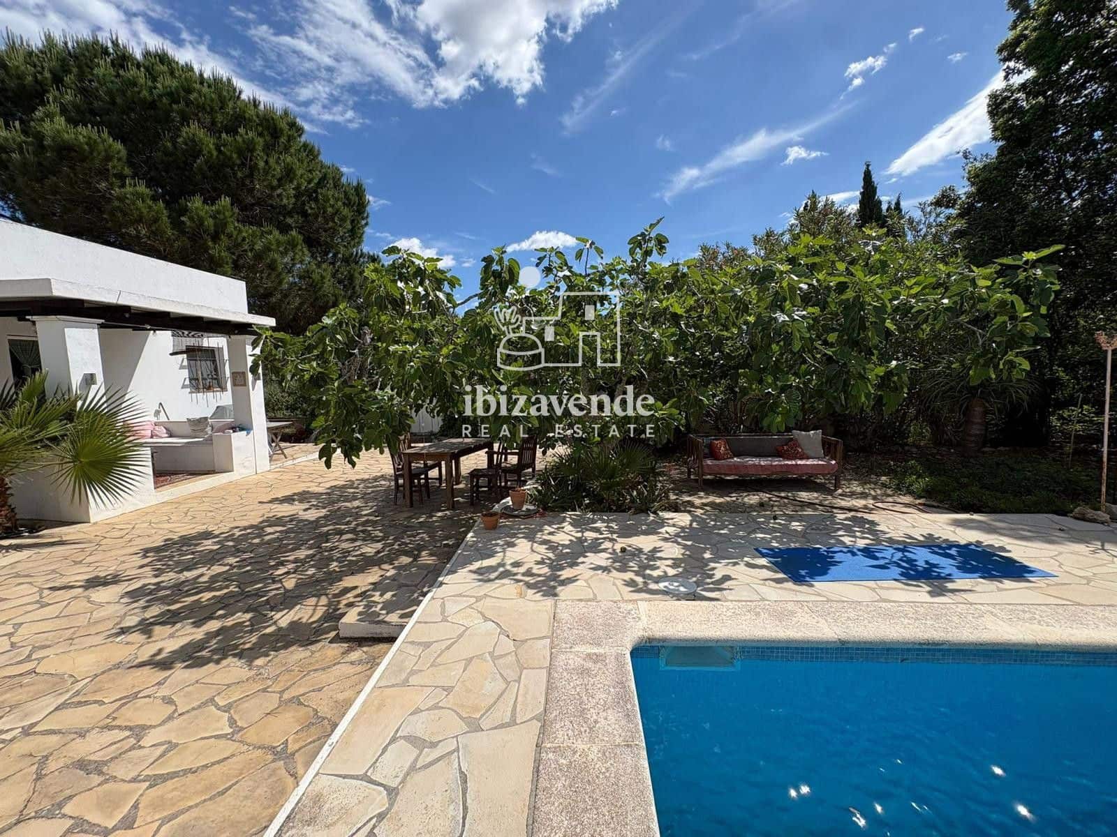 1 quarto Moradia para arrendar em Santa Eulalia / Santa Eularia com piscina garagem - 1 700 € (Ref: 9905312)