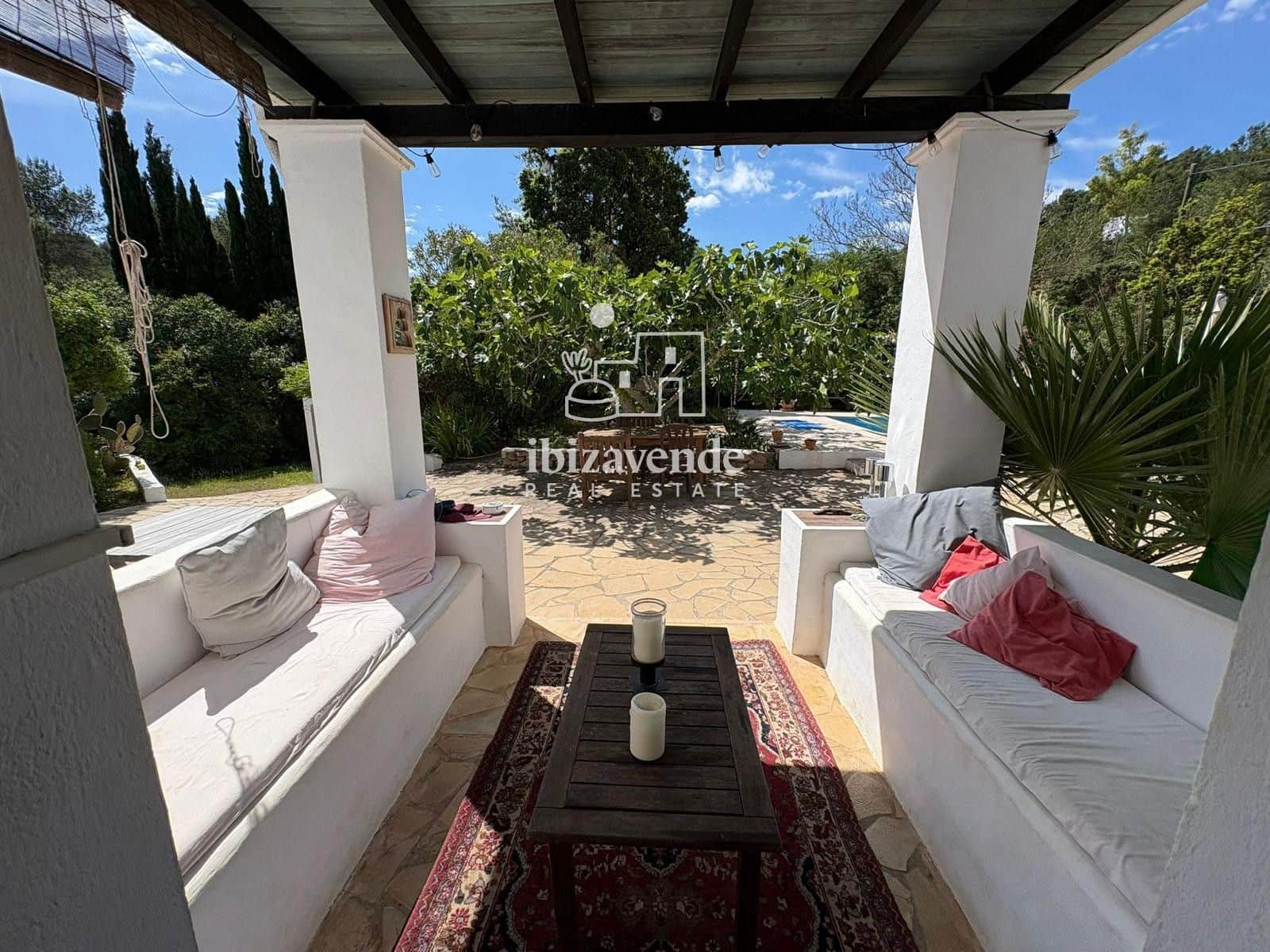 1 quarto Moradia para arrendar em Santa Eulalia / Santa Eularia com piscina garagem - 1 700 € (Ref: 9905312)