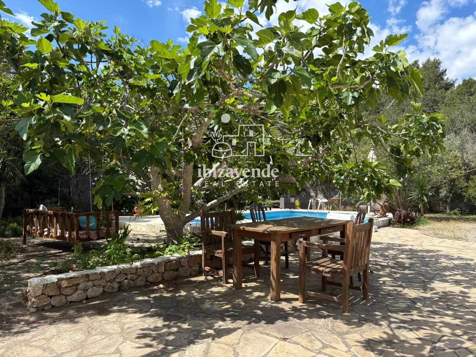 1 quarto Moradia para arrendar em Santa Eulalia / Santa Eularia com piscina garagem - 1 700 € (Ref: 9905312)