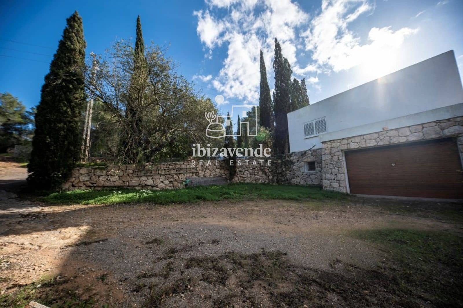 Villa te koop in Roca Llisa met zwembad garage - € 3.200.000 (Ref: 9918983)