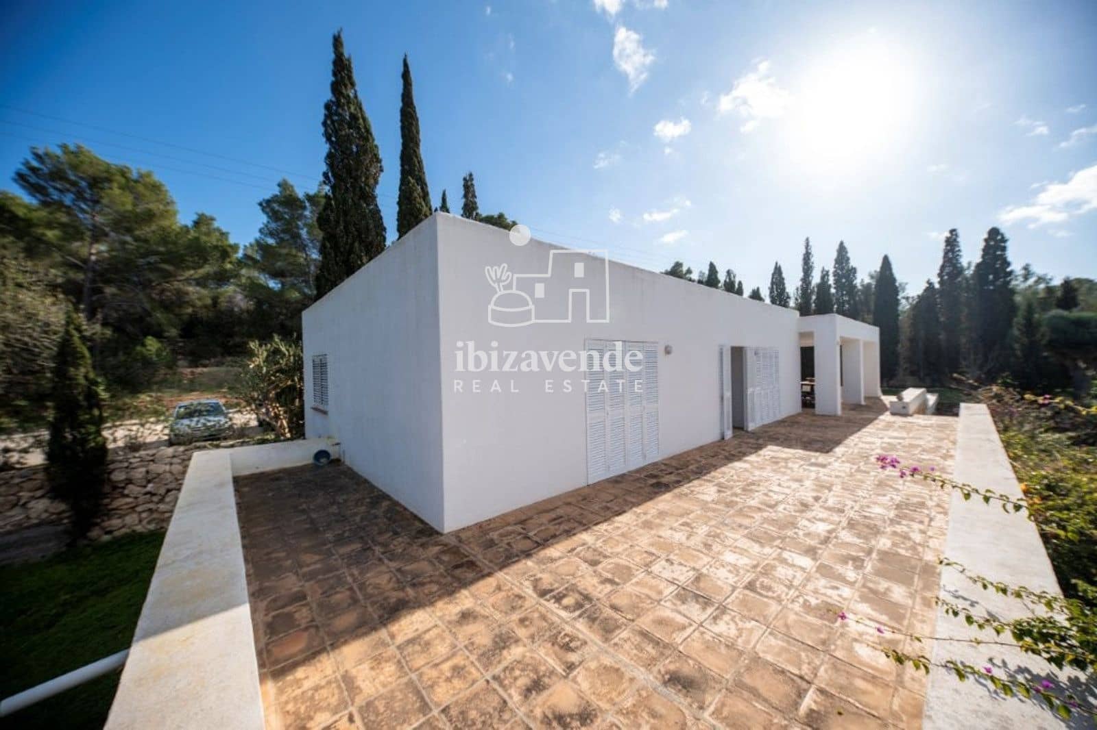Villa te koop in Roca Llisa met zwembad garage - € 3.200.000 (Ref: 9918983)