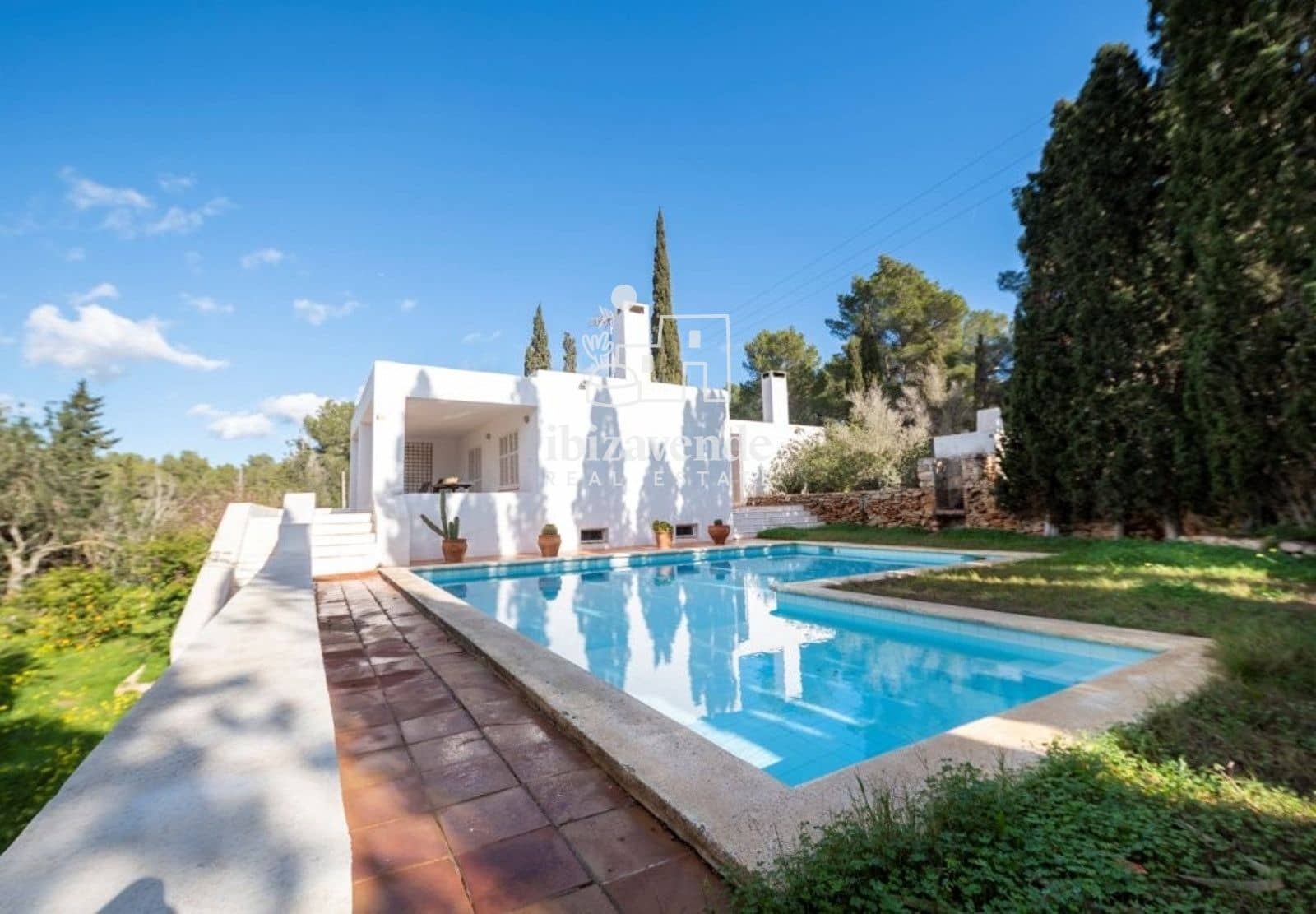 Villa te koop in Roca Llisa met zwembad garage - € 3.200.000 (Ref: 9918983)