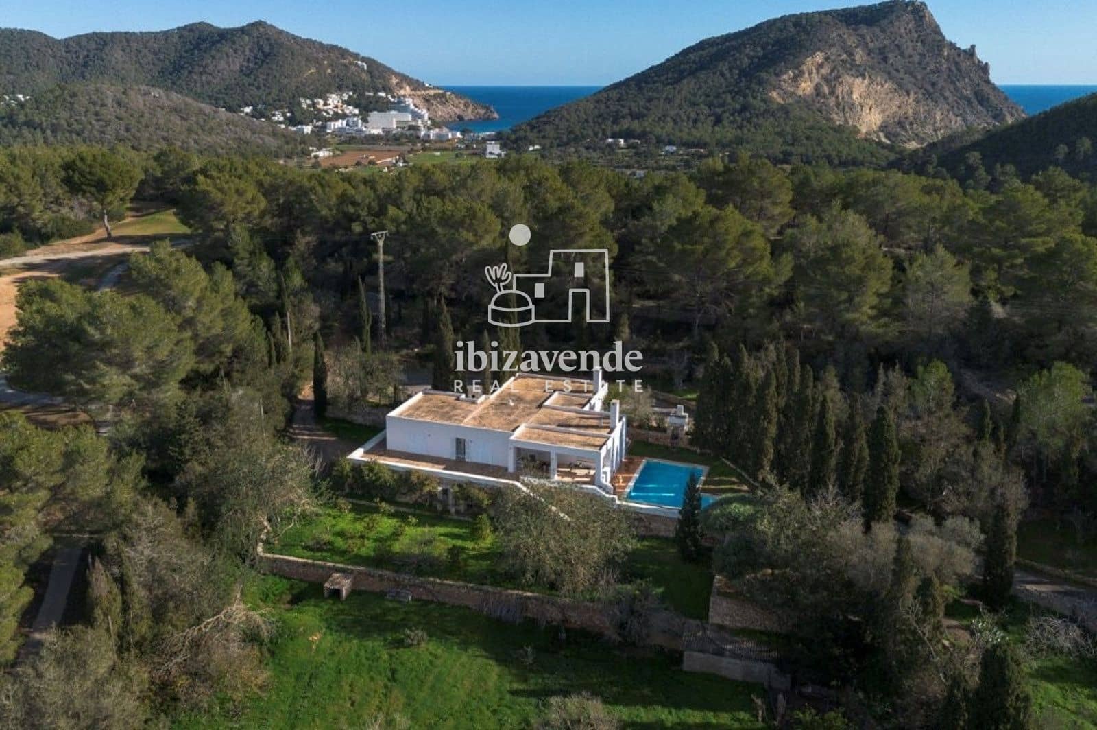Villa te koop in Roca Llisa met zwembad garage - € 3.200.000 (Ref: 9918983)