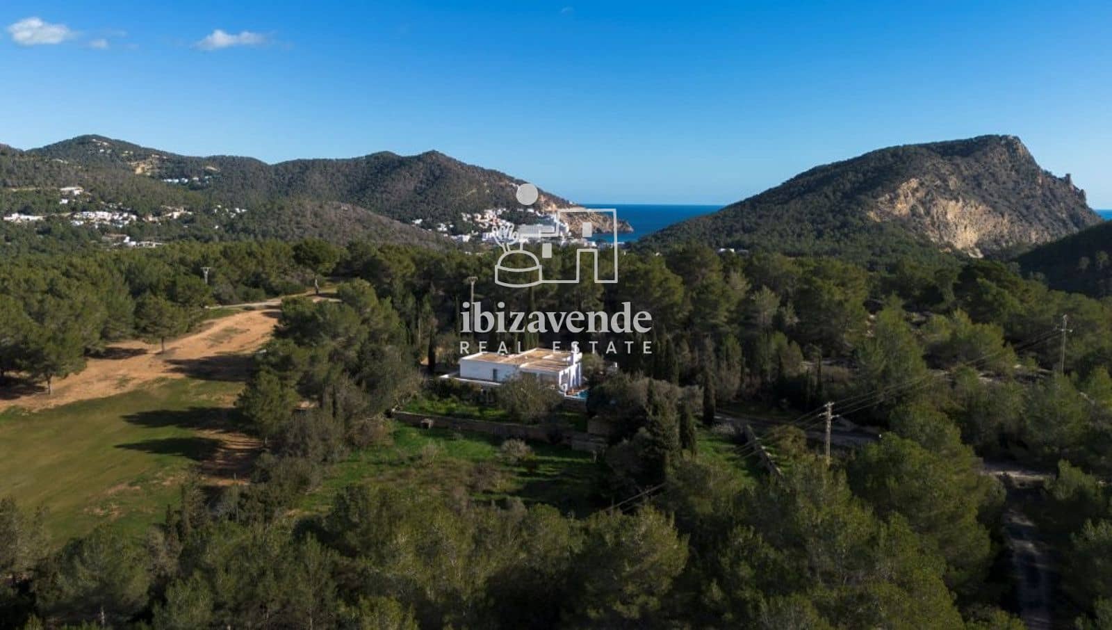 Villa te koop in Roca Llisa met zwembad garage - € 3.200.000 (Ref: 9918983)