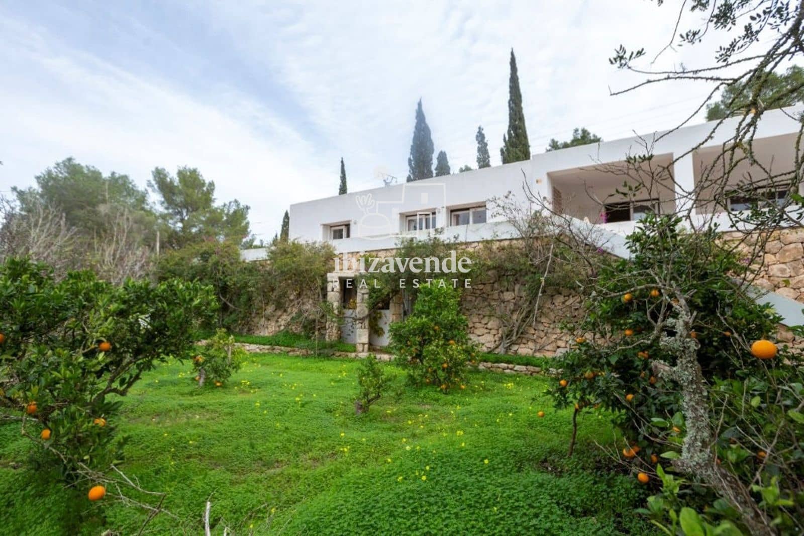 Villa te koop in Roca Llisa met zwembad garage - € 3.200.000 (Ref: 9918983)