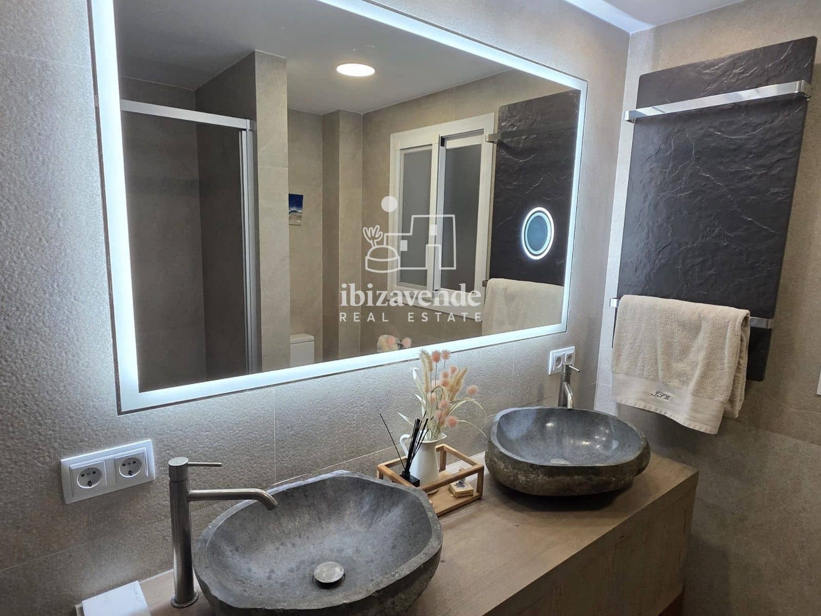 3 slaapkamer Flat te koop in Roca Llisa met zwembad garage - € 870.000 (Ref: 9922920)