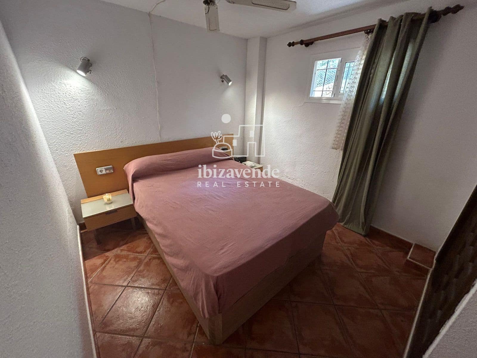 Appartement de 1 chambre à louer à Cala Llonga avec piscine garage - 1 800 € (Ref: 9932150)