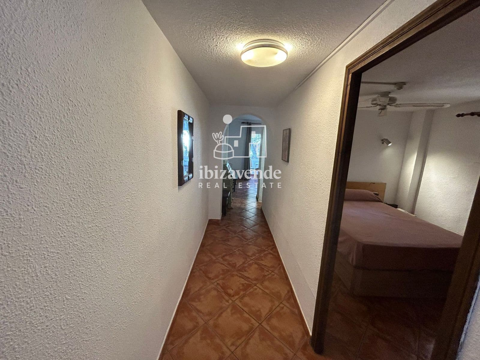 Appartement de 1 chambre à louer à Cala Llonga avec piscine garage - 1 800 € (Ref: 9932150)