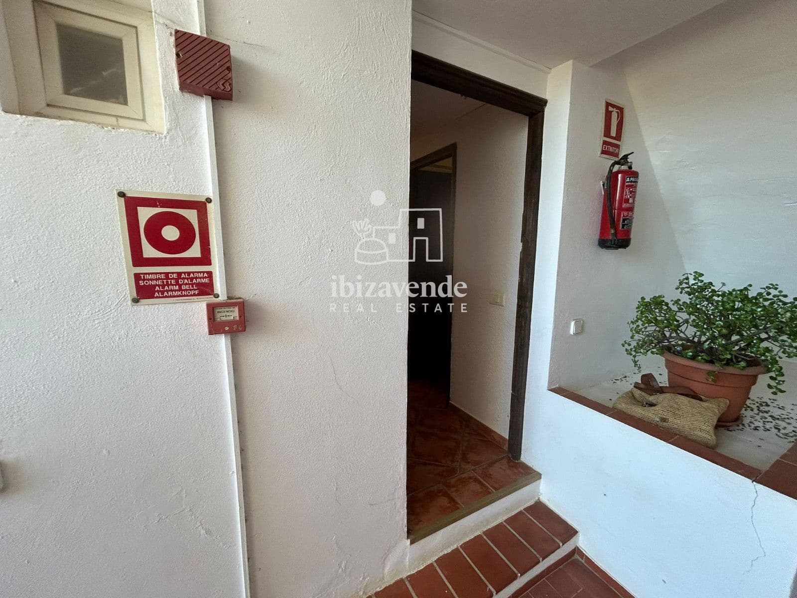 Appartement de 1 chambre à louer à Cala Llonga avec piscine garage - 1 800 € (Ref: 9932150)