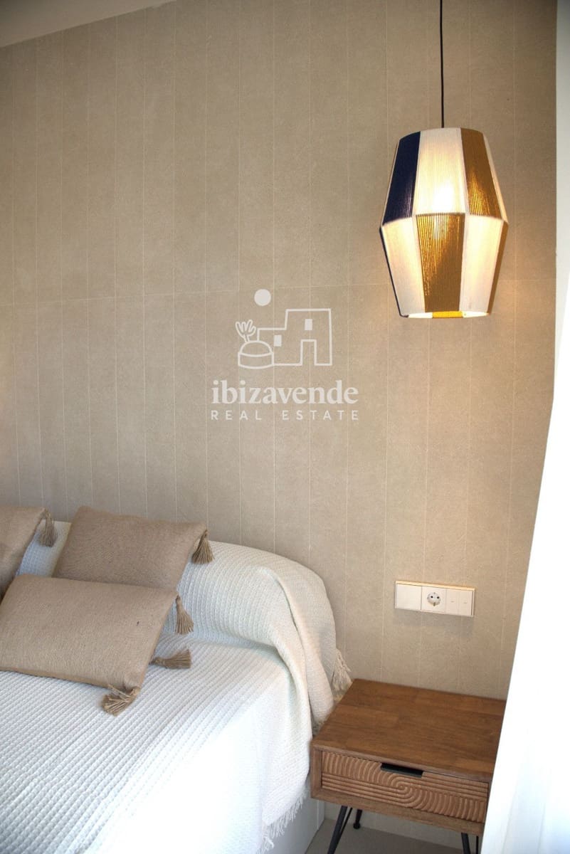 2 slaapkamer Flat te huur in Cala Gracio met zwembad garage - € 1.800 (Ref: 9948536)