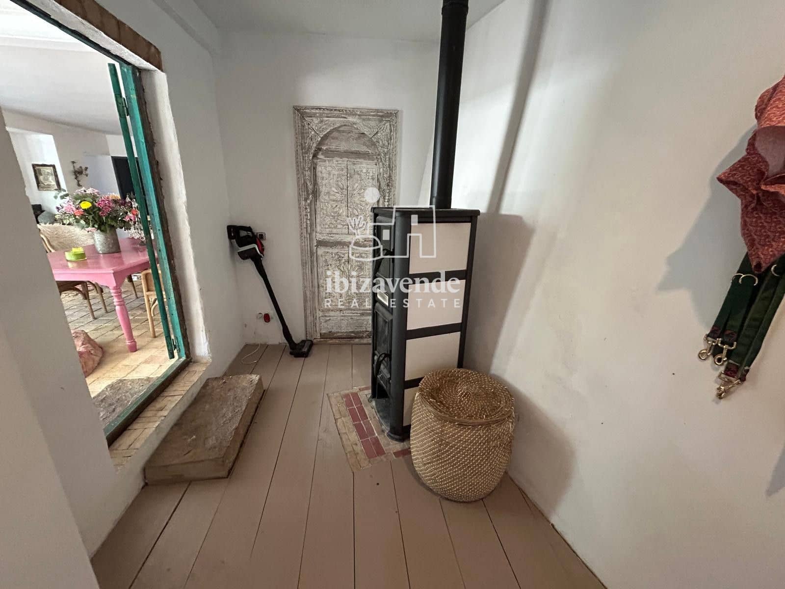 1 sypialnia Willa na sprzedaż w Sant Rafael de Sa Creu z basenem - 1 500 000 € (Ref: 9953051)