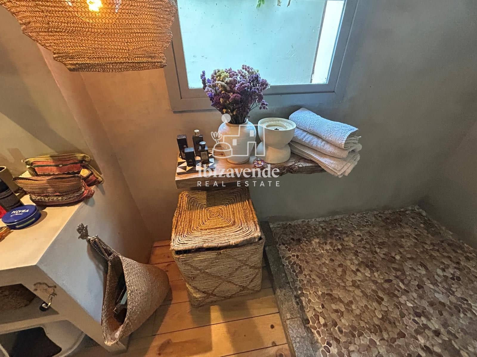 1 sypialnia Willa na sprzedaż w Sant Rafael de Sa Creu z basenem - 1 500 000 € (Ref: 9953051)
