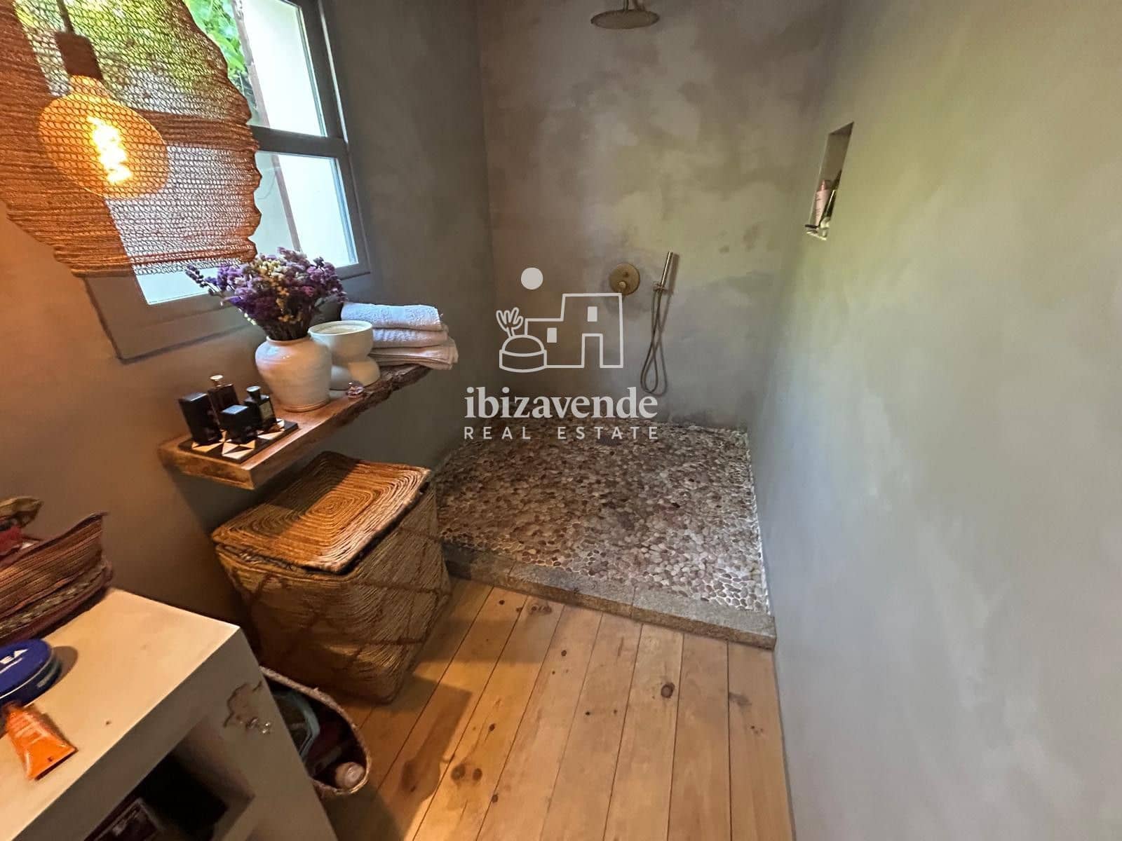 1 sypialnia Willa na sprzedaż w Sant Rafael de Sa Creu z basenem - 1 500 000 € (Ref: 9953051)