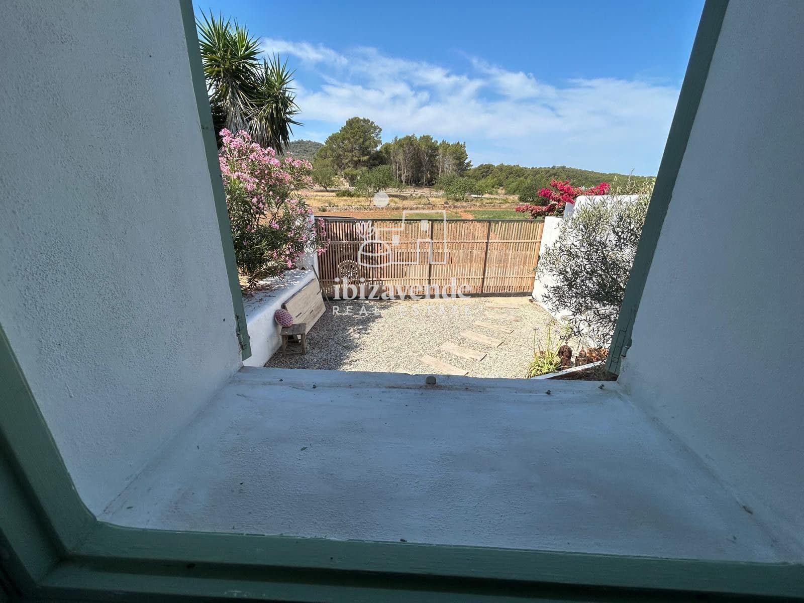 1 sypialnia Willa na sprzedaż w Sant Rafael de Sa Creu z basenem - 1 500 000 € (Ref: 9953051)