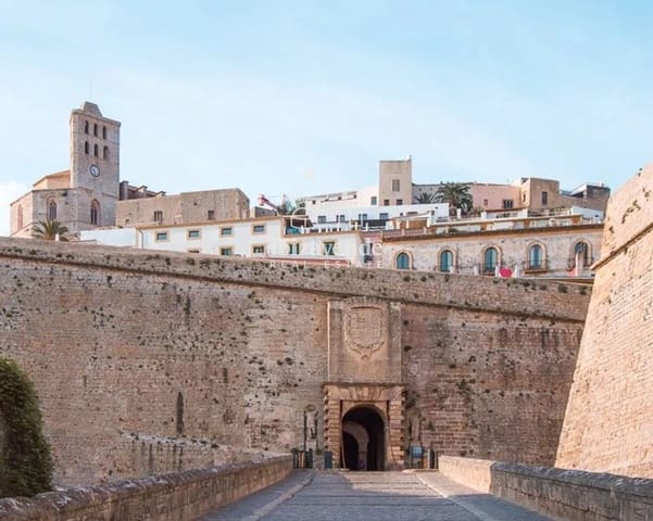 2 sypialnia Mieszkanie na sprzedaż w Miasto Ibiza / Eivissa - 250 000 € (Ref: 9953211)