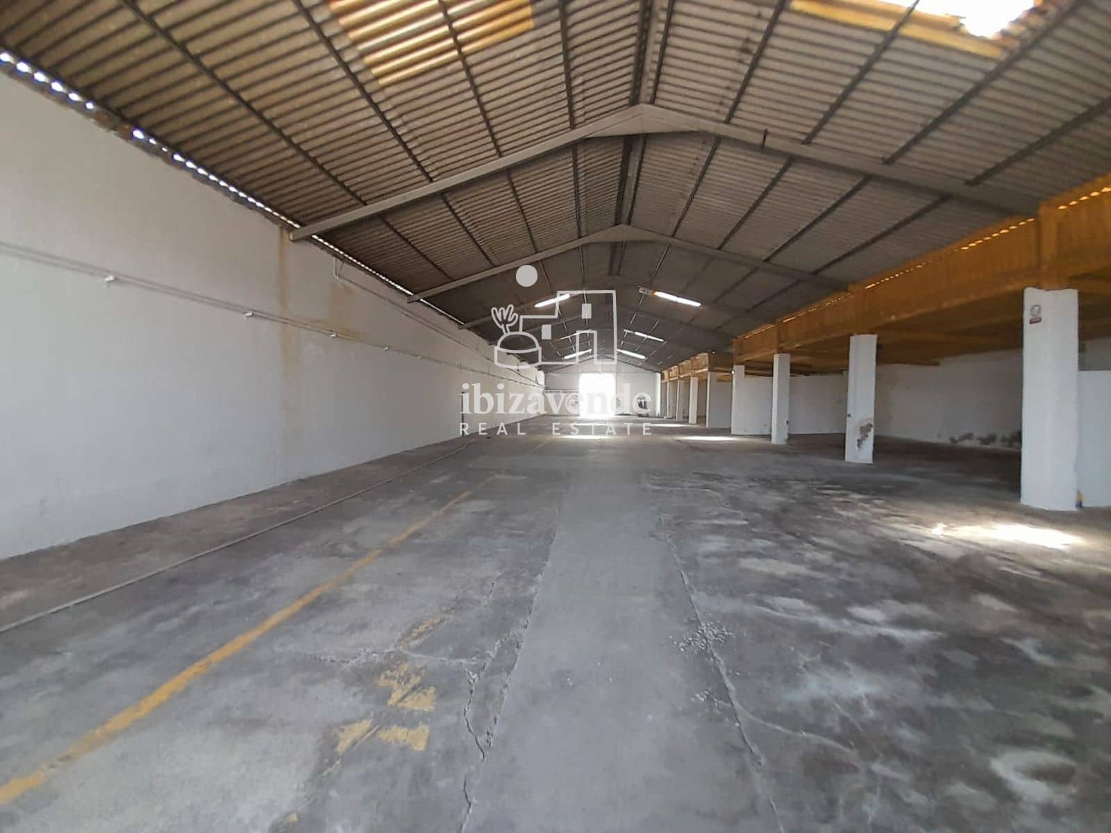 Commercial for rent in Sant Llorenc de Balafia with garage - € 18,000 (Ref: 9961606)