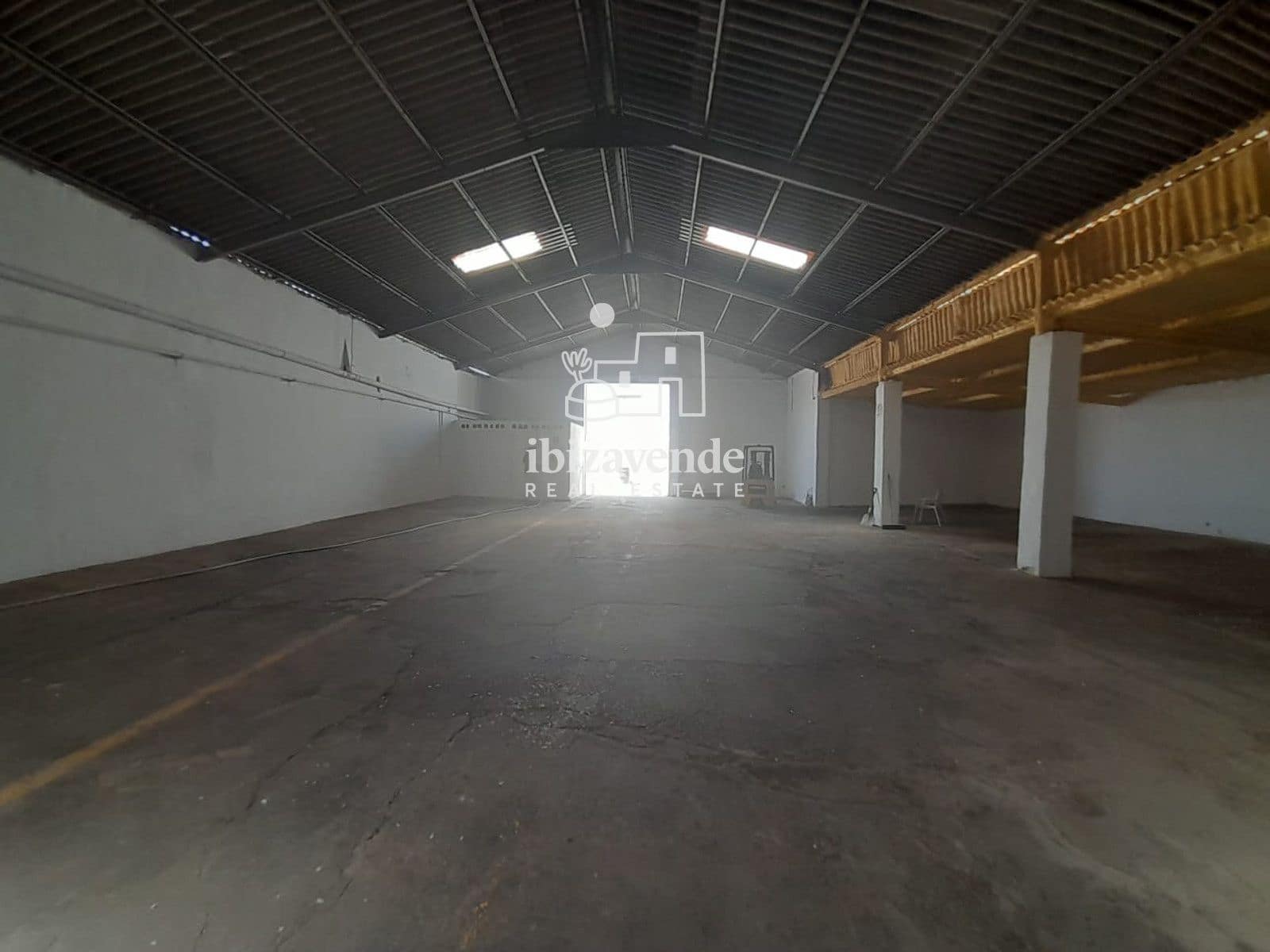 Commercial for rent in Sant Llorenc de Balafia with garage - € 18,000 (Ref: 9961606)