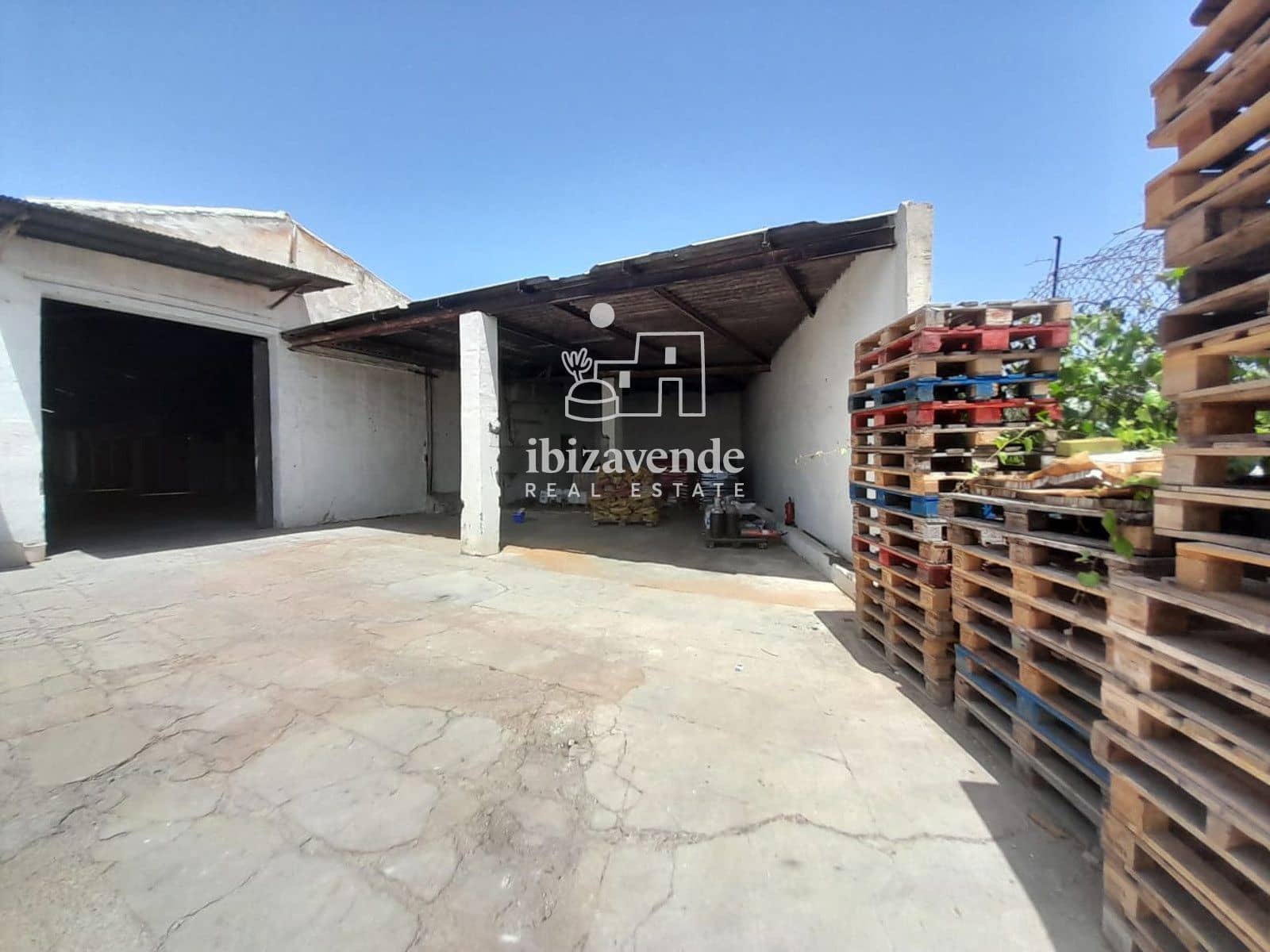 Commercial for rent in Sant Llorenc de Balafia with garage - € 18,000 (Ref: 9961606)