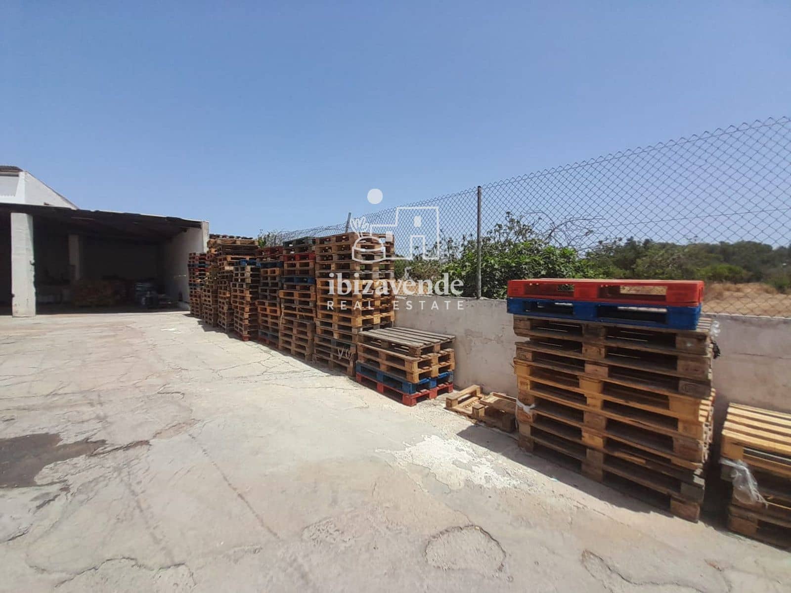 Commercial for rent in Sant Llorenc de Balafia with garage - € 18,000 (Ref: 9961606)