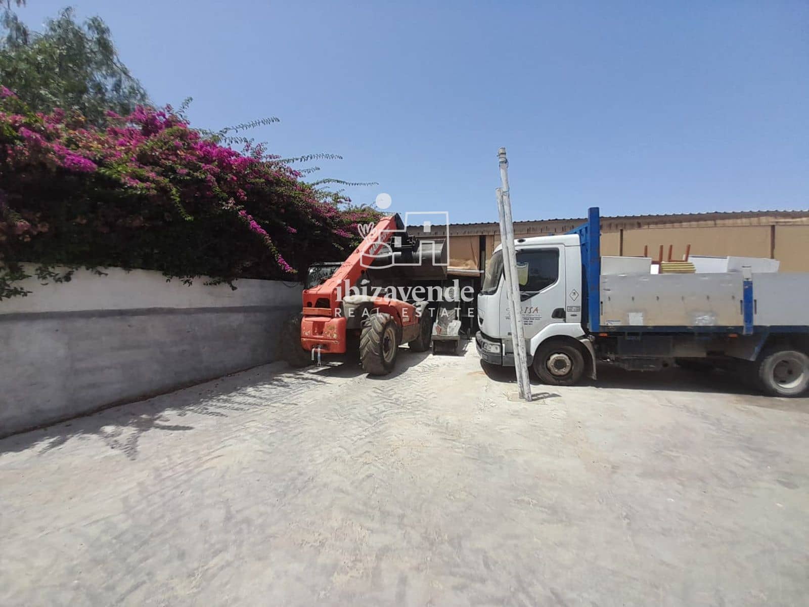 Commercial for rent in Sant Llorenc de Balafia with garage - € 18,000 (Ref: 9961606)