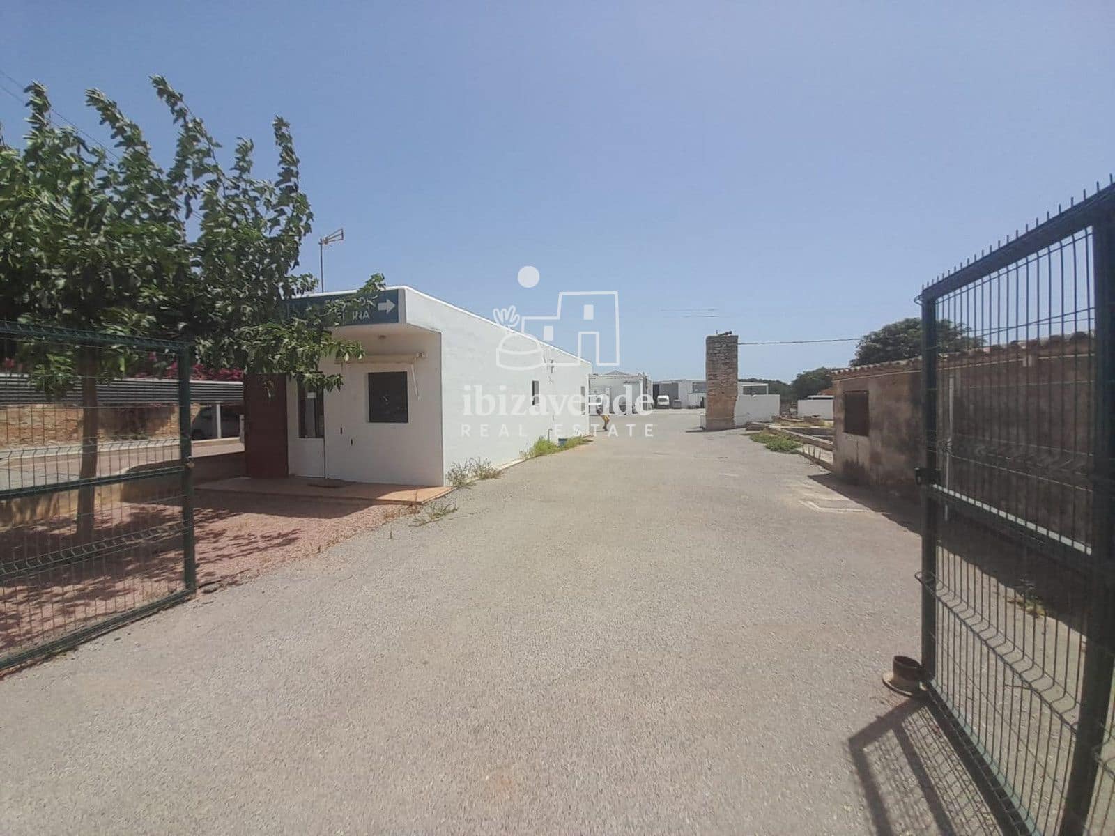 Commercial for rent in Sant Llorenc de Balafia with garage - € 18,000 (Ref: 9961606)
